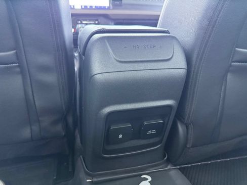 Used 2024 Ford Bronco Wildtrak AWD/4WD image 26