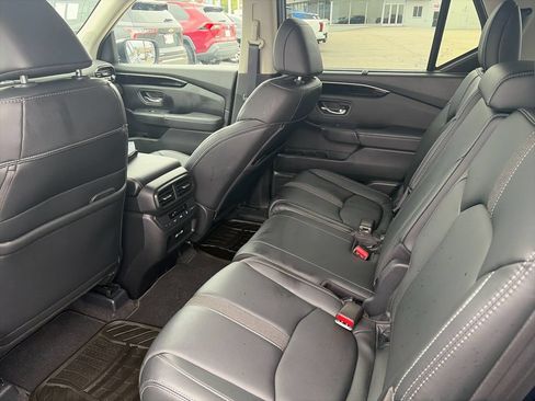 Used 2023 Honda Pilot Touring image 14
