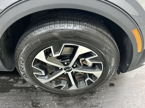 Certified 2024 Kia Sportage EX AWD/4WD image 8