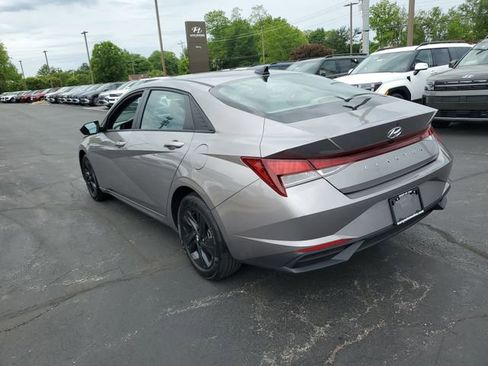 Certified 2023 Hyundai Elantra SEL FWD image 3