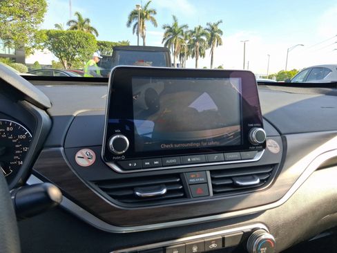 Used 2023 Nissan Altima 2.5 SV image 16