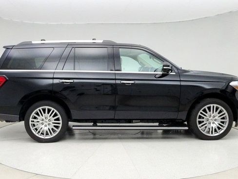 Used 2024 Ford Expedition Limited image 4