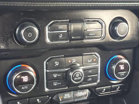 Used 2021 Chevrolet Tahoe LT image 26