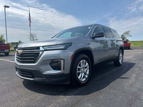 Used 2023 Chevrolet Traverse LS image 7