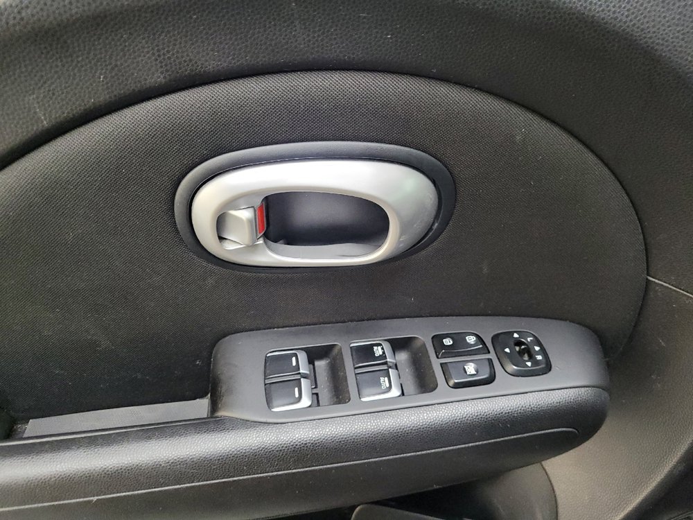 Used 2018 Kia Soul + FWD image 27
