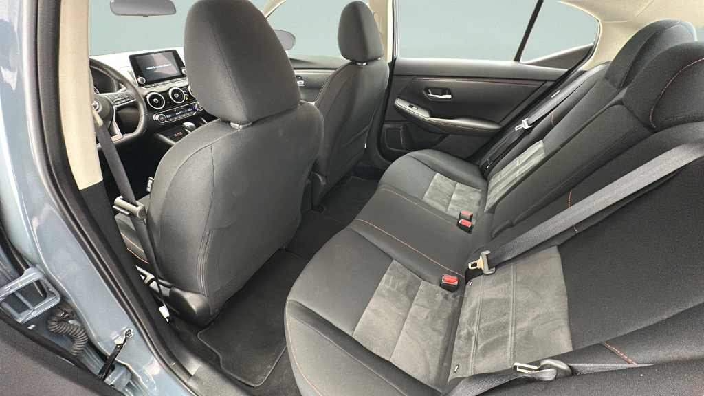 Used 2025 Nissan Sentra SR FWD image 10
