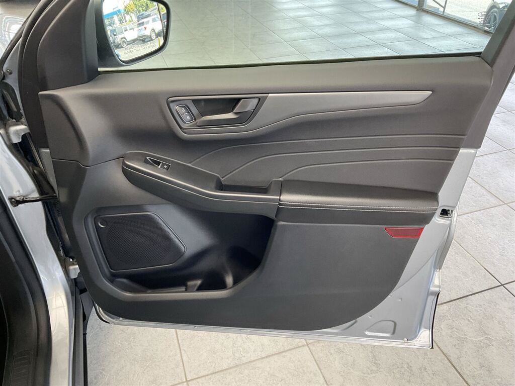 Used 2023 Ford Escape Active AWD/4WD image 13