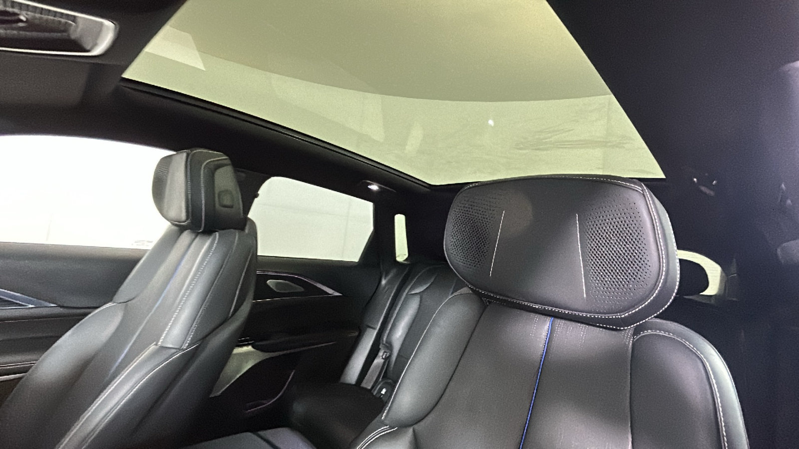 Used 2024 Cadillac Lyriq Luxury RWD image 14