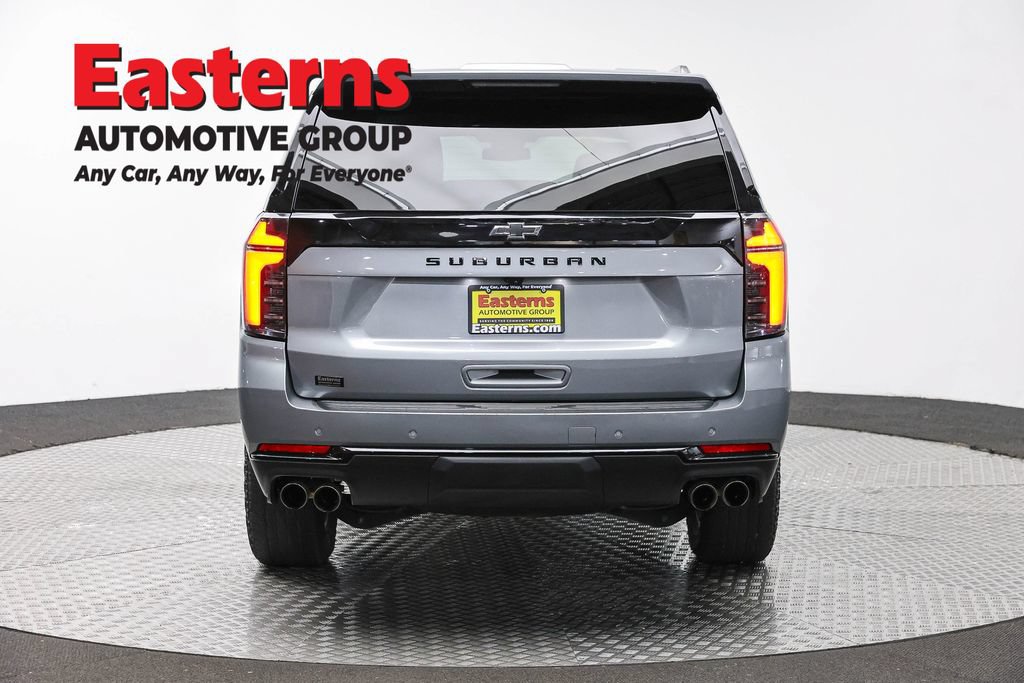 Used 2025 Chevrolet Suburban Z71 AWD/4WD image 7