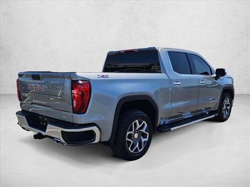 Used 2023 GMC Sierra 1500 SLT w/ SLT Premium Package AWD/4WD image 5