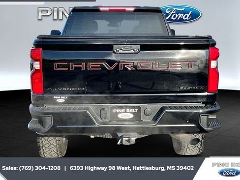 Used 2024 Chevrolet Silverado 2500 Custom w/ Custom Convenience Package image 4