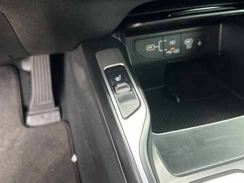 Used 2025 Kia Sorento EX w/ EX Panoramic Sunroof Package FWD image 31