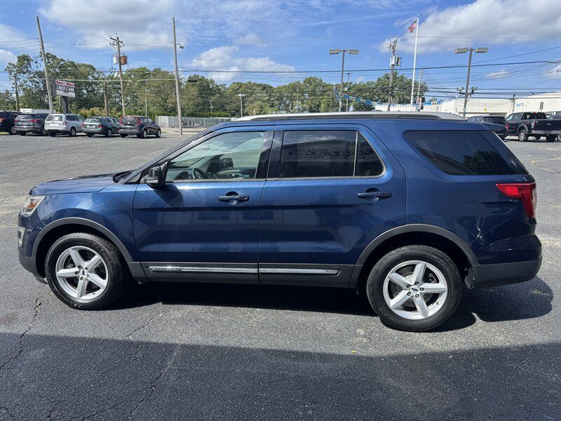 Used 2016 Ford Explorer XLT w/ Equipment Group 202A AWD/4WD image 7