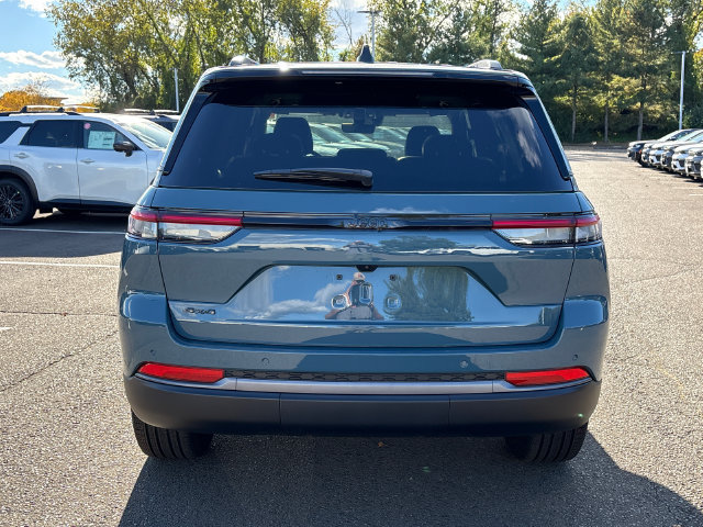 New 2027 Jeep Grand Cherokee Limited AWD/4WD image 3
