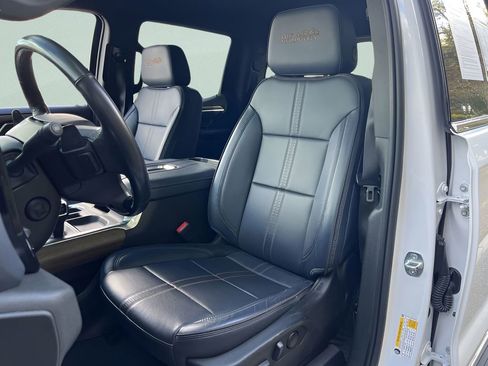 Used 2022 Chevrolet Silverado 1500 High Country image 18