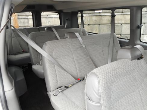 Used 2016 Chevrolet Express 3500 LT w/ LT Preferred Equipment Group image 21