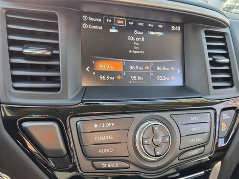 Used 2018 Nissan Pathfinder S image 13