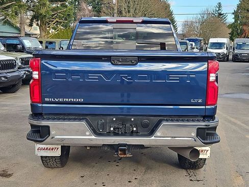 Used 2021 Chevrolet Silverado 3500 LTZ w/ LTZ Convenience Package image 6