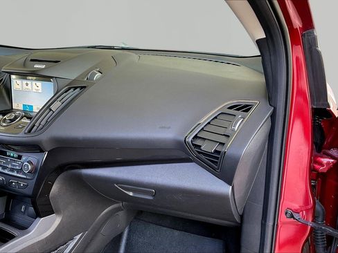 Used 2017 Ford Escape Titanium FWD image 26