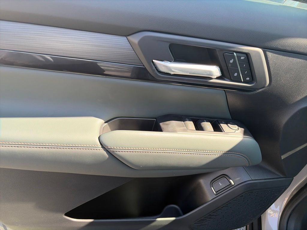 New 2027 GMC Terrain AT4 w/ Convenience Package III AWD/4WD image 17