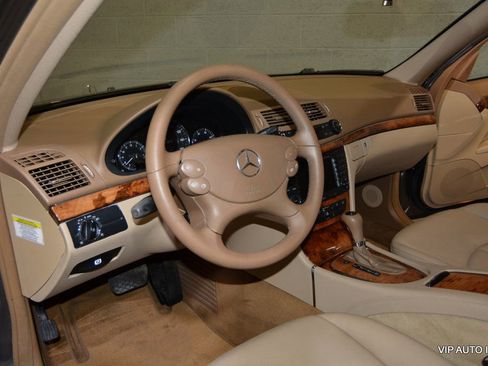 Used 2008 Mercedes-Benz E 320 BlueTEC Sedan image 11