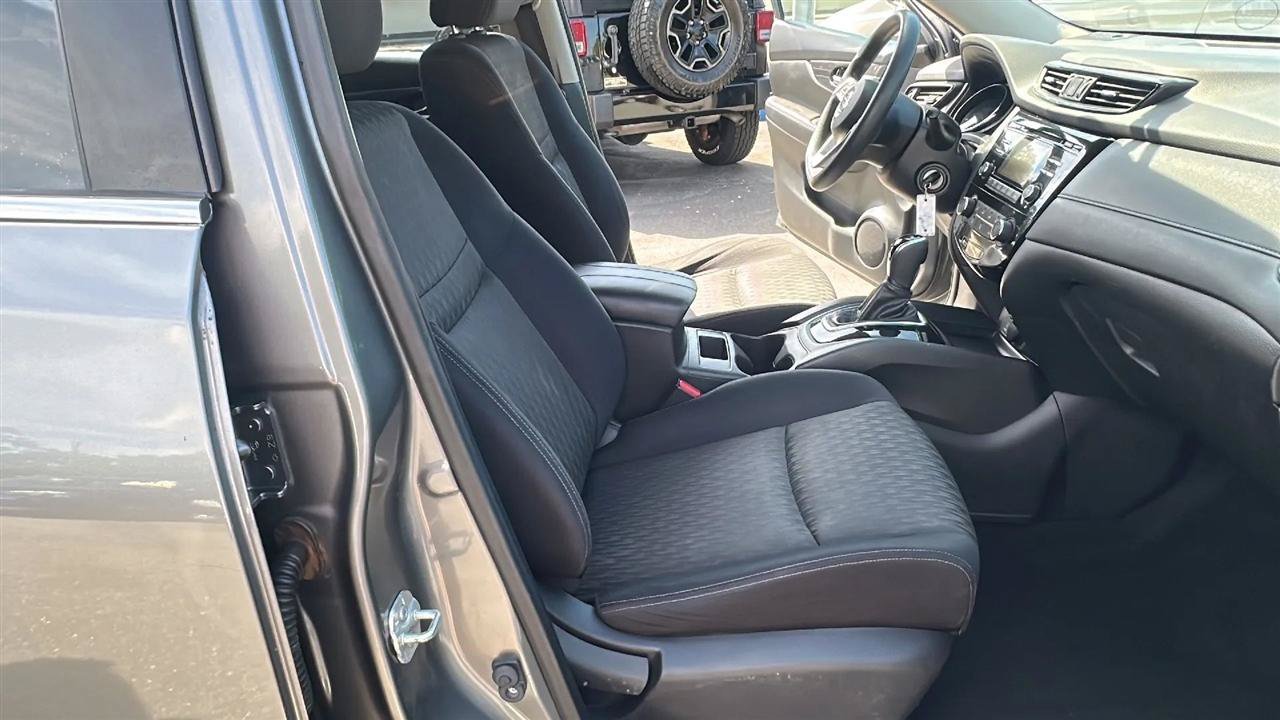 Used 2017 Nissan Rogue S FWD image 36