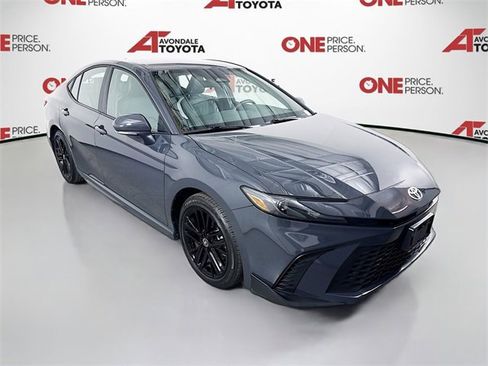 Certified 2025 Toyota Camry SE image 1