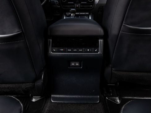 Used 2024 Lexus GX 550 w/ Accessory Package (Z1) AWD/4WD image 34