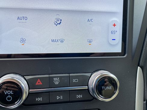 Certified 2024 Ford Edge SE AWD/4WD image 18