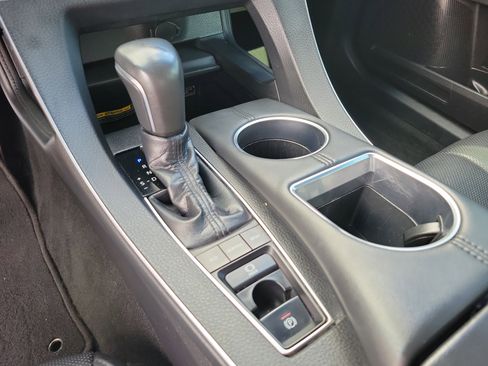 Used 2019 Toyota Avalon XSE image 12