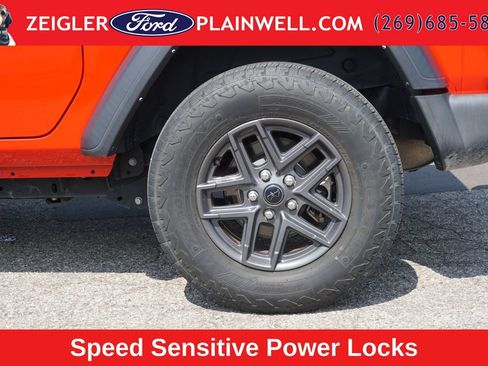 Used 2024 Jeep Wrangler Sport AWD/4WD image 9