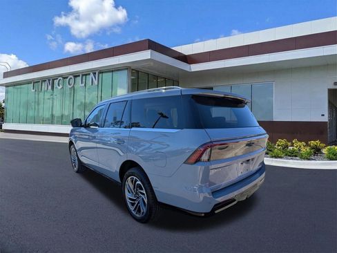 Certified 2025 Lincoln Navigator Reserve image 7