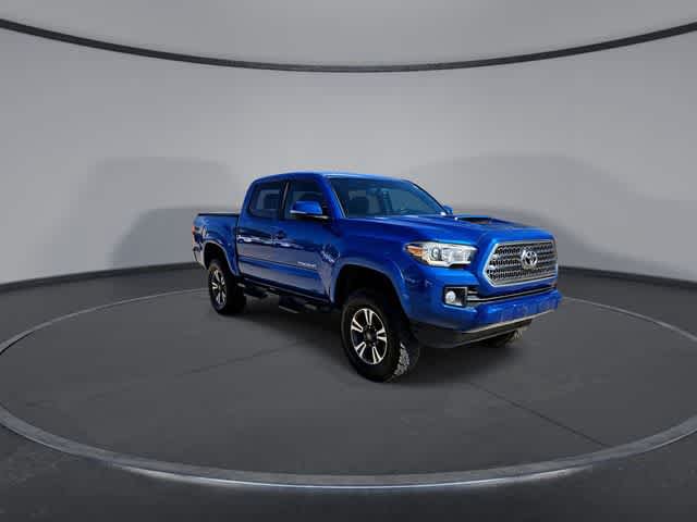 Used 2017 Toyota Tacoma TRD Sport w/ Tow Package RWD image 2