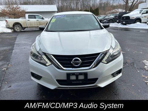 Used 2017 Nissan Altima 2.5 SR w/ Midnight Edition Package image 9