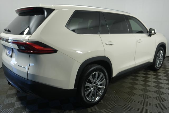 Used 2024 Toyota Grand Highlander AWD image 3