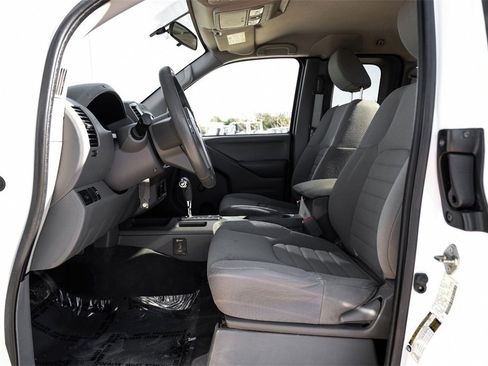 Used 2019 Nissan Frontier S image 3