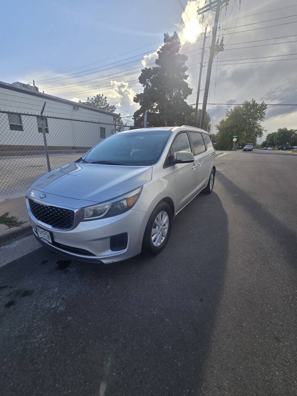 Used 2016 Kia Sedona LX w/ Option Group 020 FWD image 1