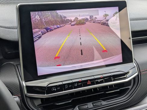 Used 2024 Jeep Compass Trailhawk image 21