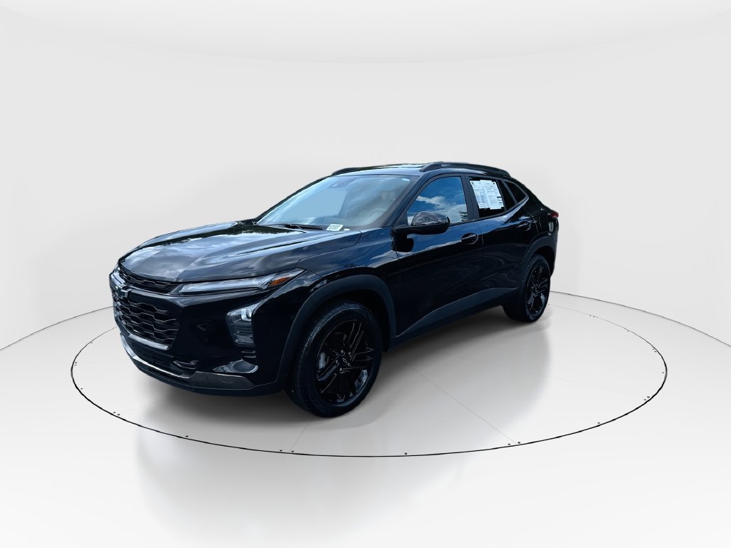 Used 2024 Chevrolet Trax ACTIV w/ Sunroof Package FWD image 4