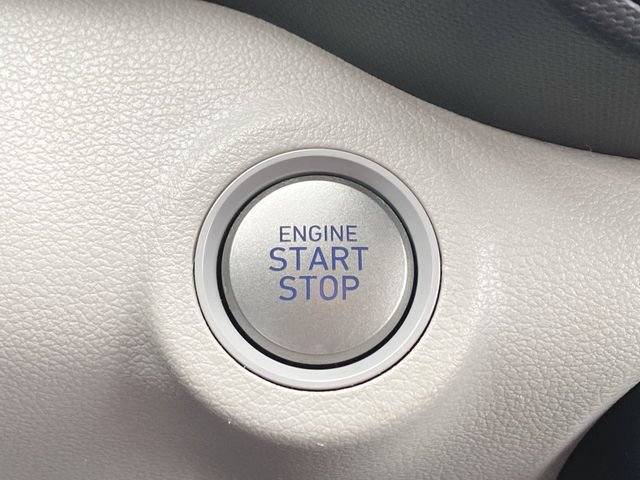 Used 2025 Hyundai Venue SEL FWD image 16