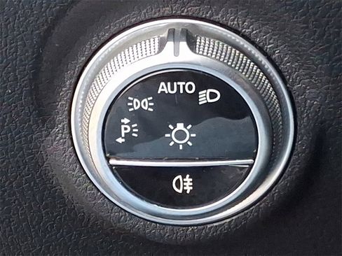 Used 2022 Mercedes-Benz C 300 4MATIC Sedan image 24