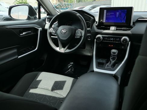 Used 2024 Toyota RAV4 XLE FWD image 23