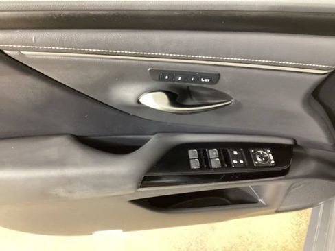 Used 2022 Lexus ES 250 w/ Premium Package AWD/4WD image 13