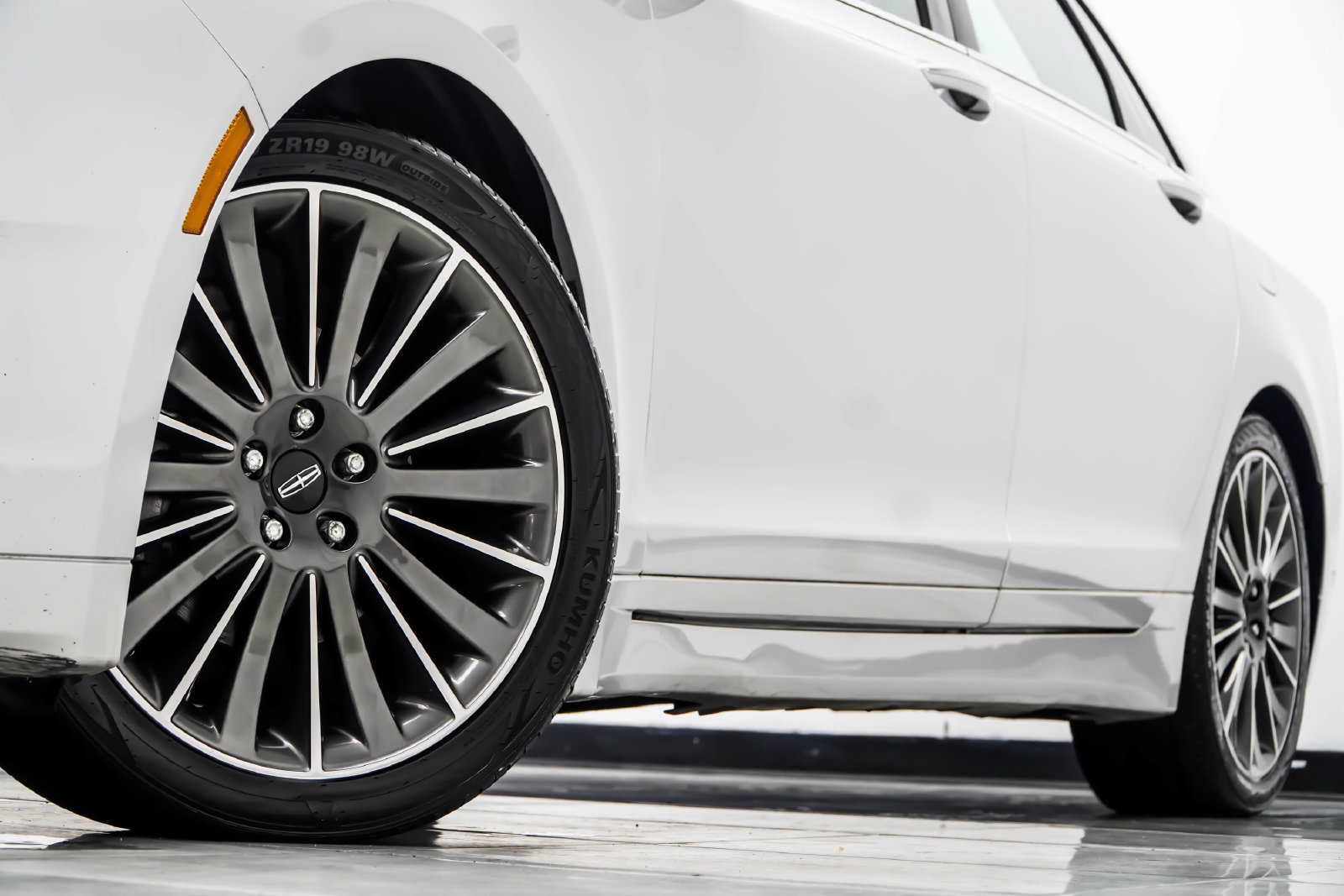 Used 2016 Lincoln MKZ Hybrid w/ Equipment Group 600A Reserve FWD image 2