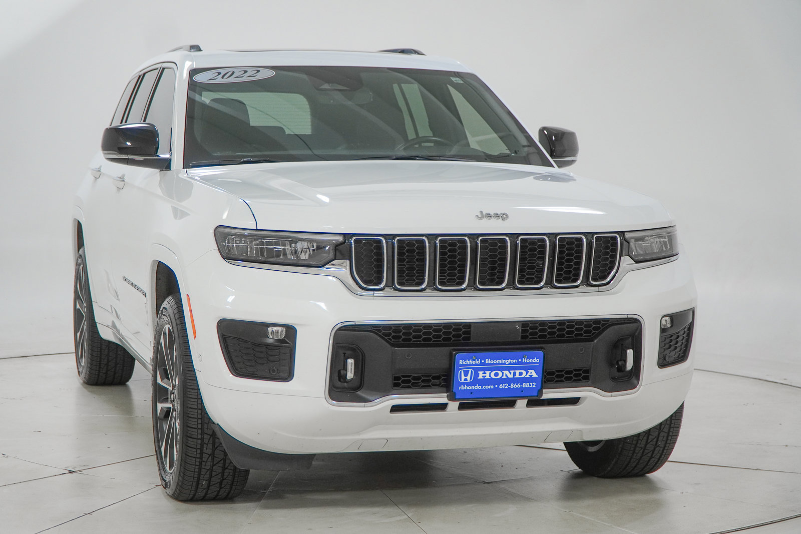 Used 2022 Jeep Grand Cherokee Overland AWD/4WD image 15