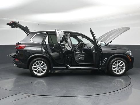 Used 2023 BMW X5 xDrive40i w/ Executive Package AWD/4WD image 61