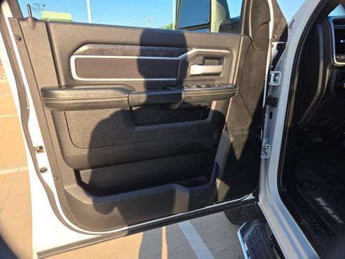 Used 2024 RAM 2500 Big Horn AWD/4WD image 12