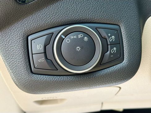 Used 2019 Ford Escape Titanium AWD/4WD image 10