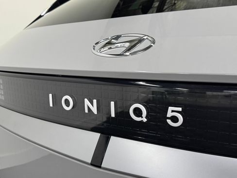 Used 2024 Hyundai Ioniq 5 SEL AWD/4WD image 7