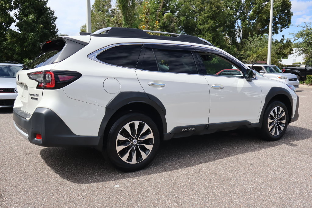 Used 2023 Subaru Outback Touring AWD/4WD image 10